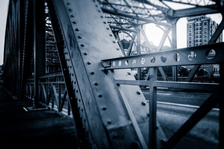 Zalety Konstrukcji Metalowych: Solidność, Trwałość i Elastyczność