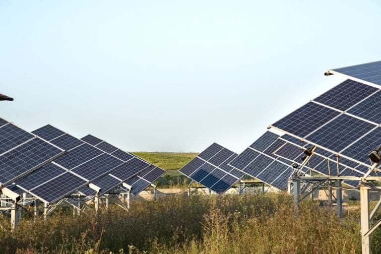 Inteligentne sieci energetyczne: Rewolucja w dystrybucji energii